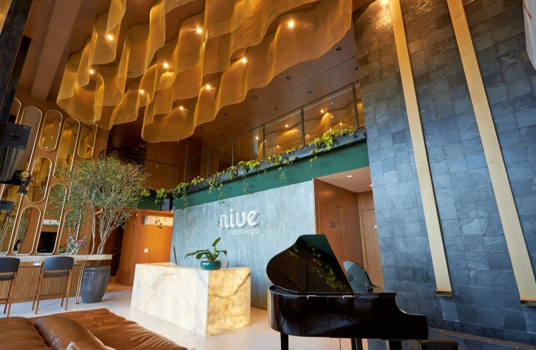 Nive Odontologia: referência em lentes de contato dental em Maringá que conquistou a odontologia estética mundial