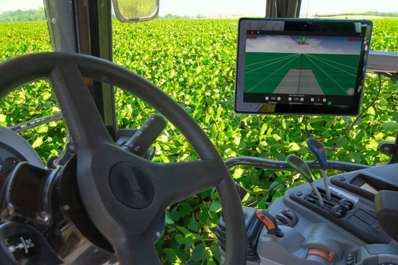 Tecnologia que abre caminhos: a presença feminina no agro ganha força com automação e inteligência de dados