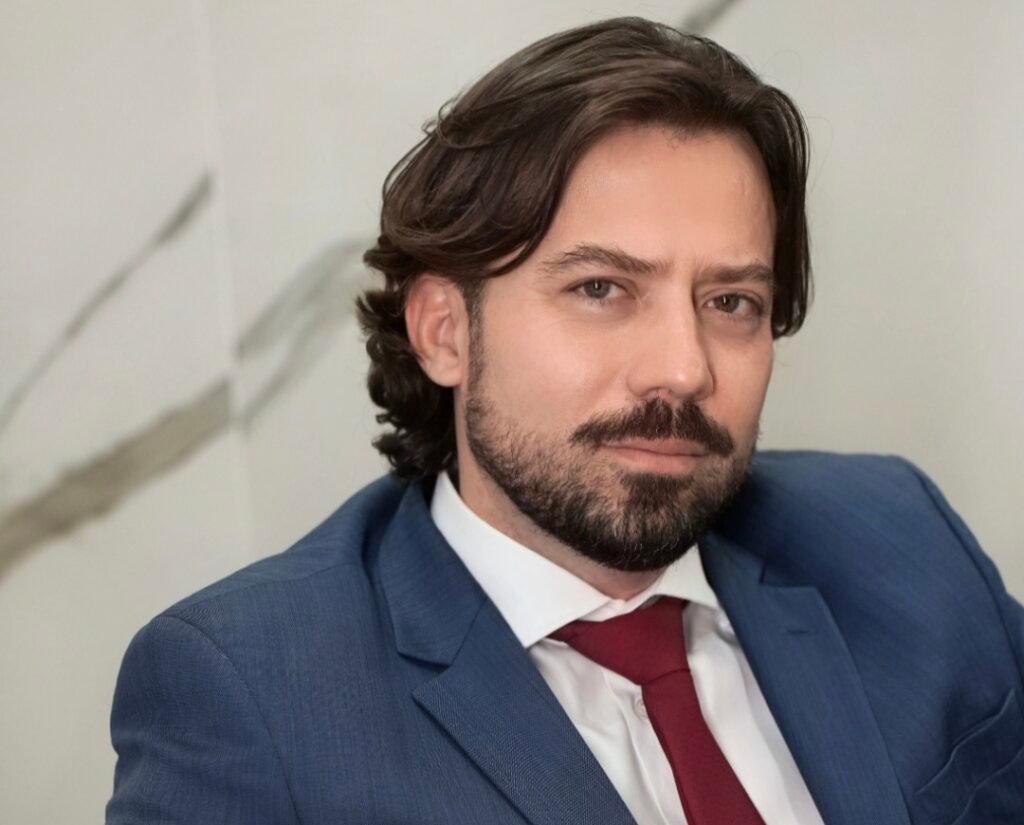 Dr. Clendes Pereira destaca aumento de flacidez após emagrecimento acelerado na nova era dos tratamentos para perda de peso