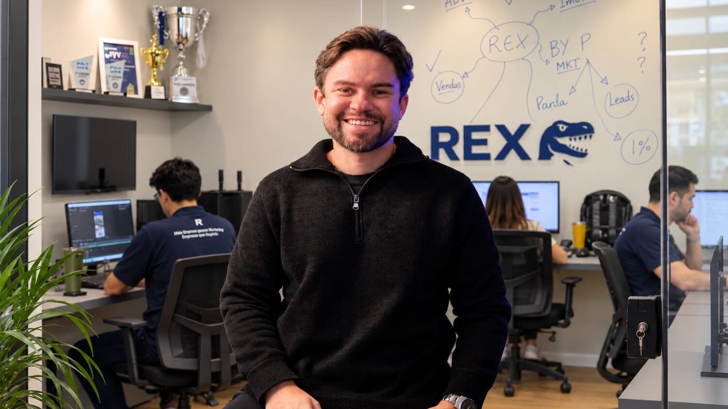 Felipe Sobral virou as costas às agências tradicionais e criou a Rex em Vitória