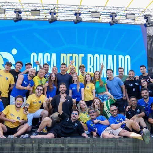 Casa Ronaldo atrai milhares de pessoas nos dias de jogos da Copa do Mundo.