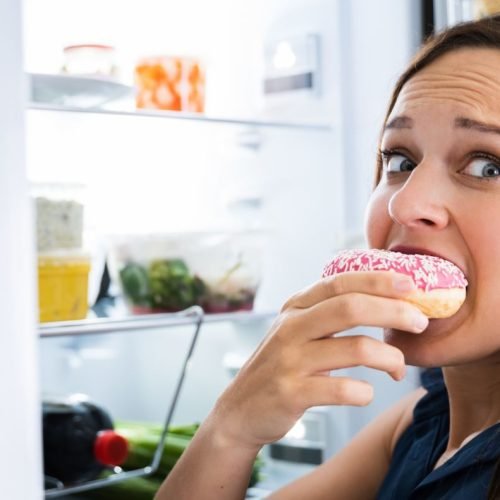 Compulsão alimentar: quando a comida deixa de ser escolha e vira refúgio emocional?