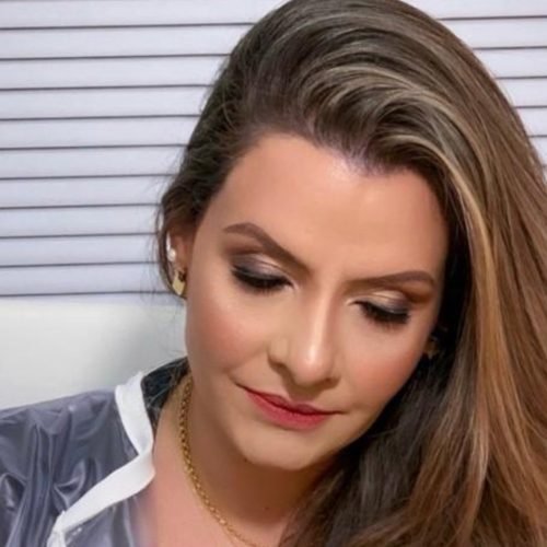 Conheça A Dra. Viviane Alves: 20 Anos De Excelência Na Estética Avançada